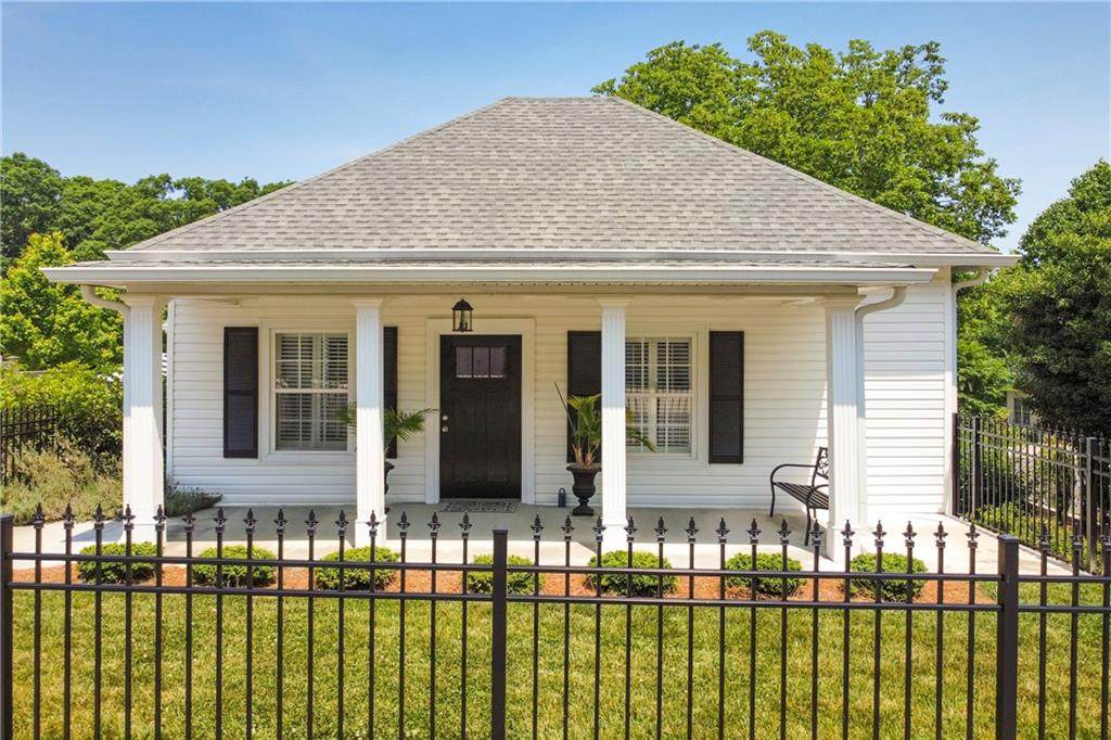 915 Candler Street - Photo 1