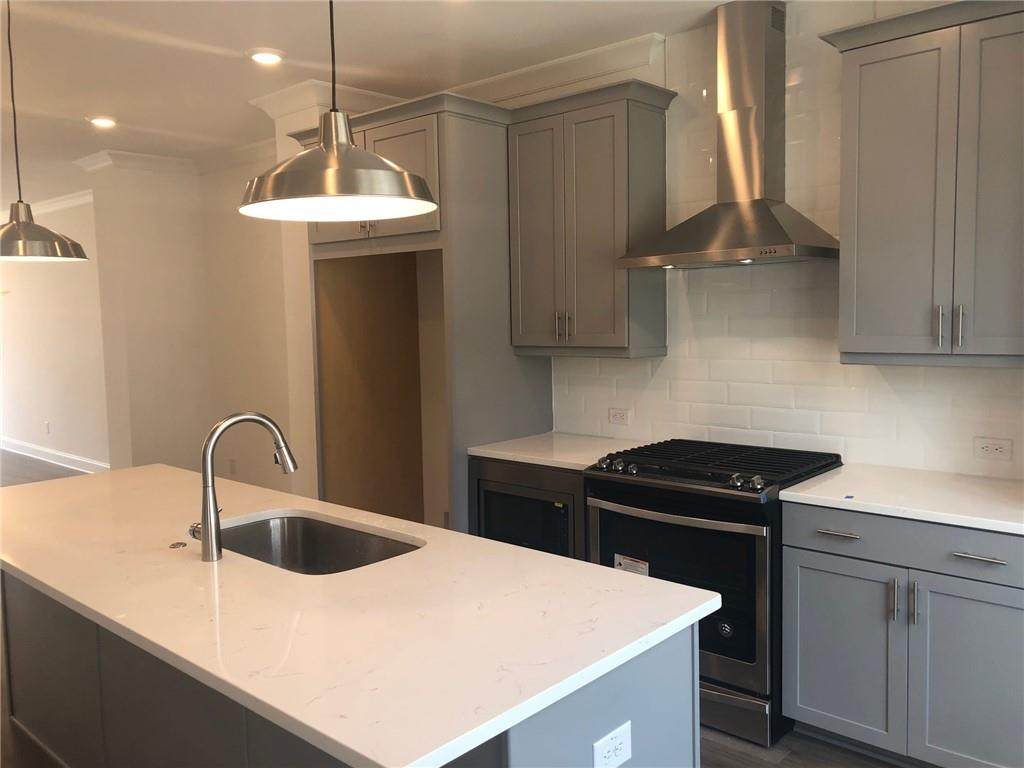 255 Sims Park Place - Photo 1
