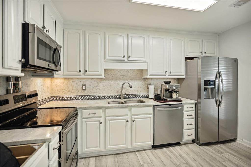3203 Lenox Road - Photo 1