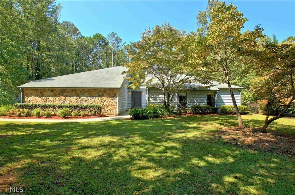 135 Red Oak Drive - Photo 1