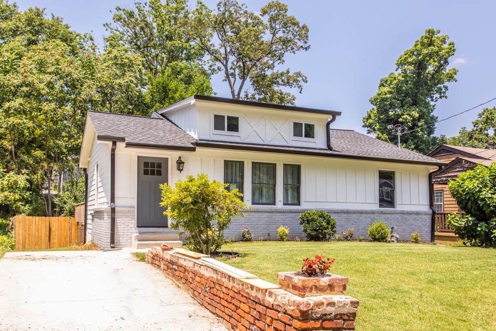 399 Enota Place - Photo 1