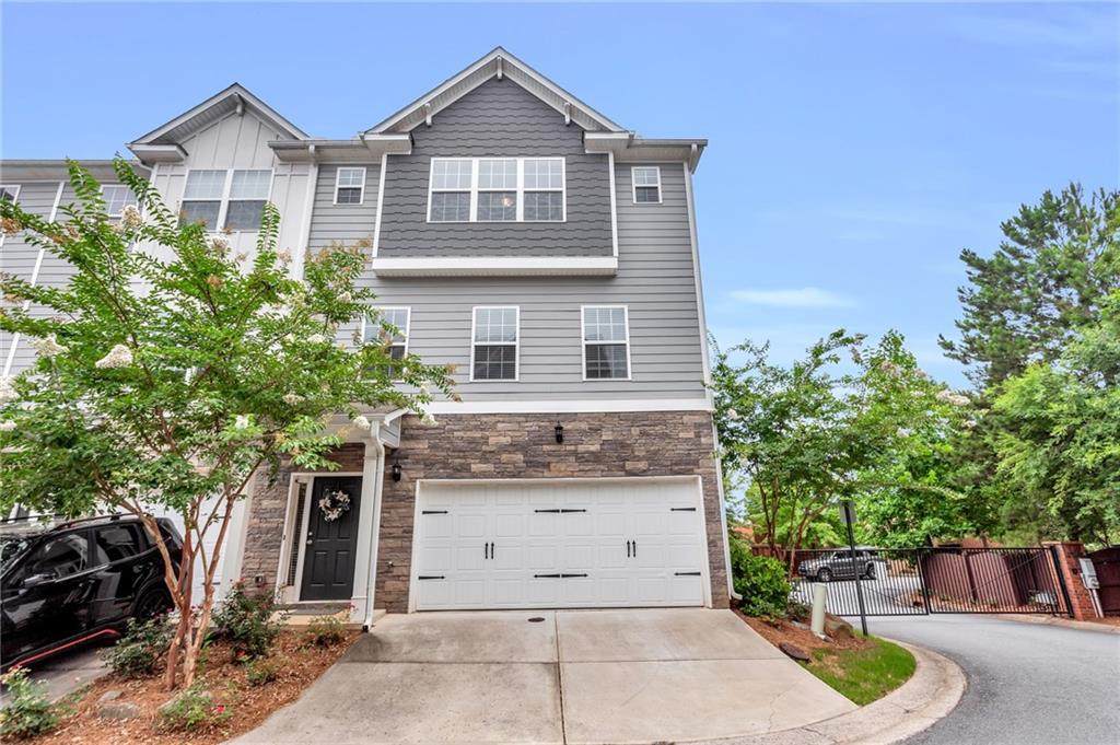 940 Plaza Park Walk - Photo 1