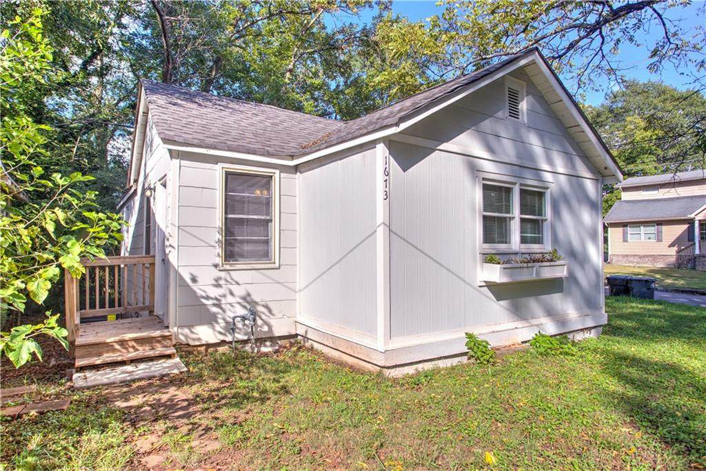1673 John Calvin Avenue - Photo 1