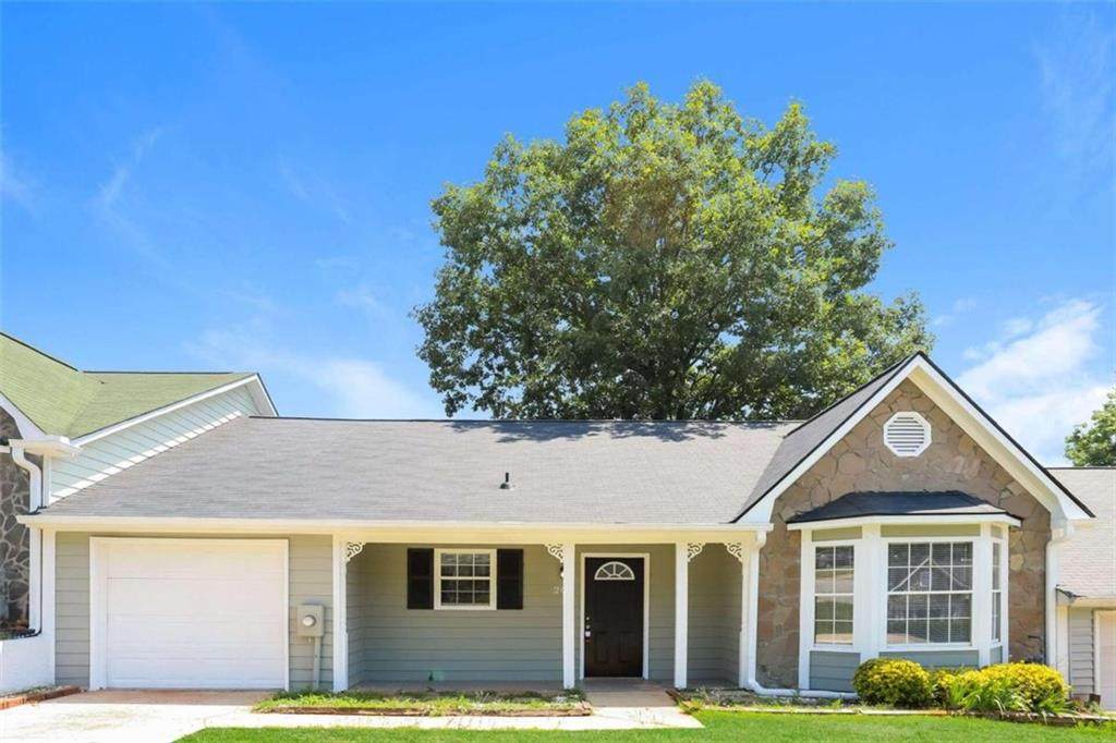 206 Oak Circle - Photo 1