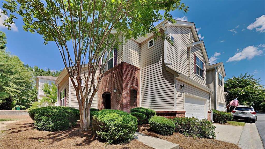 210 Hiawassee Drive - Photo 1