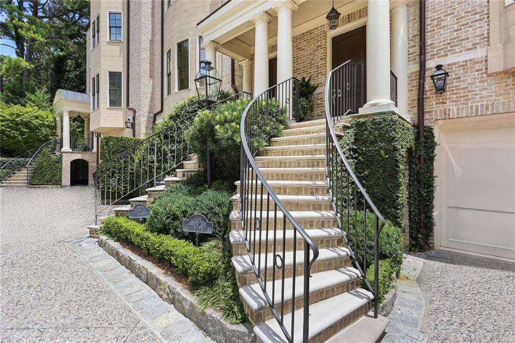 122 Old Ivy Road - Photo 1