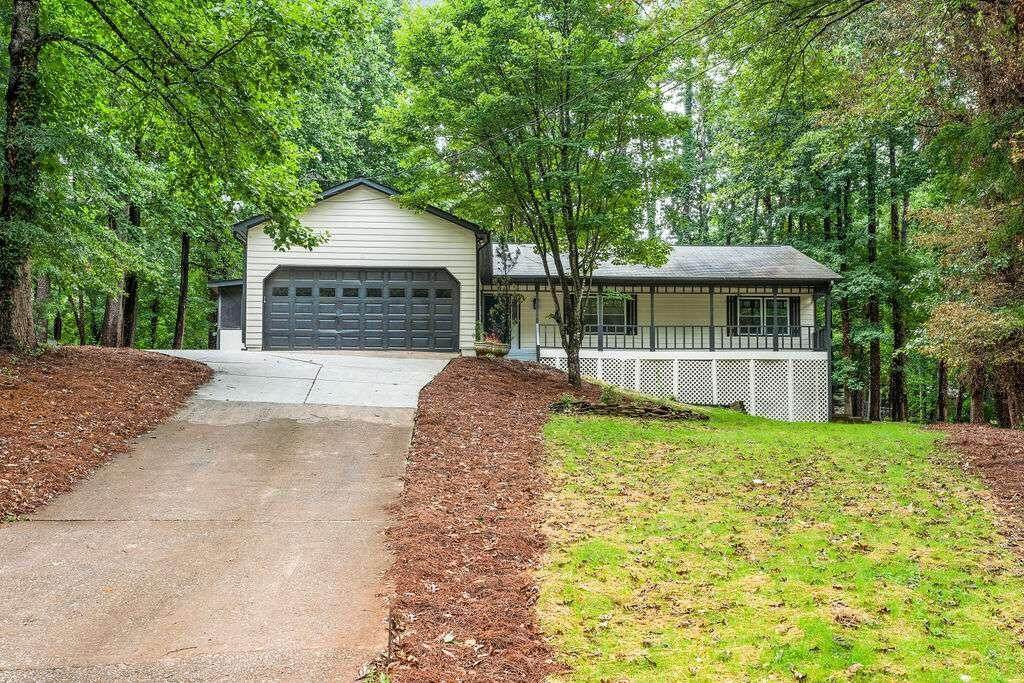 1095 Johnson Circle - Photo 1