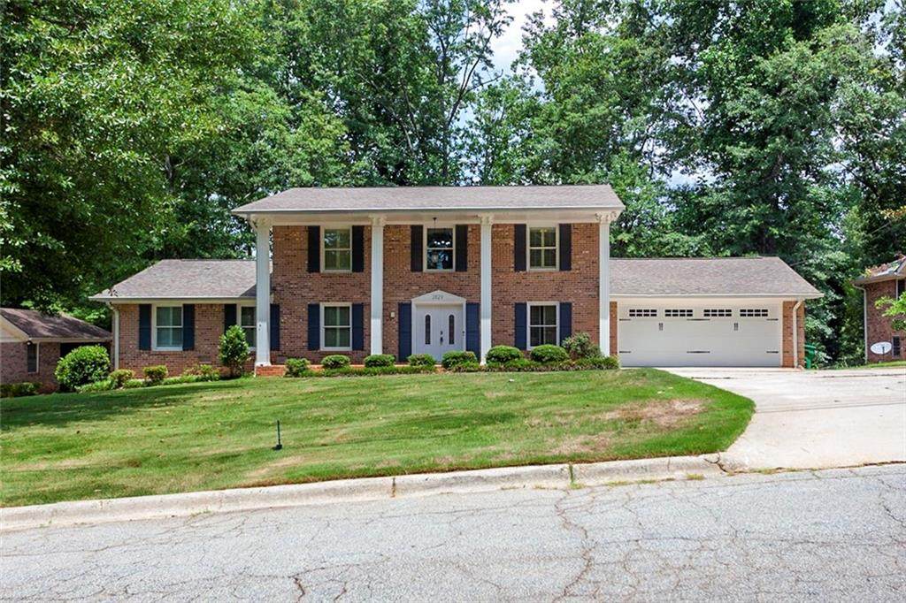 2829 Blue Grass Lane - Photo 1