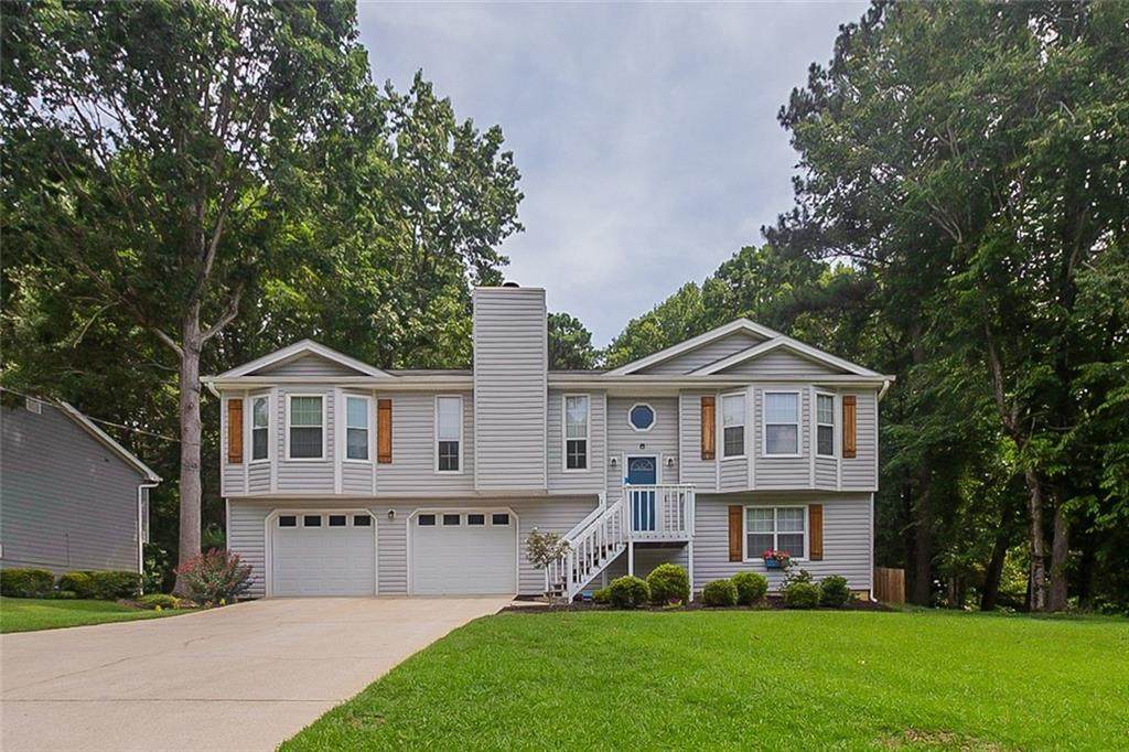 1990 Castle Royale Drive - Photo 1