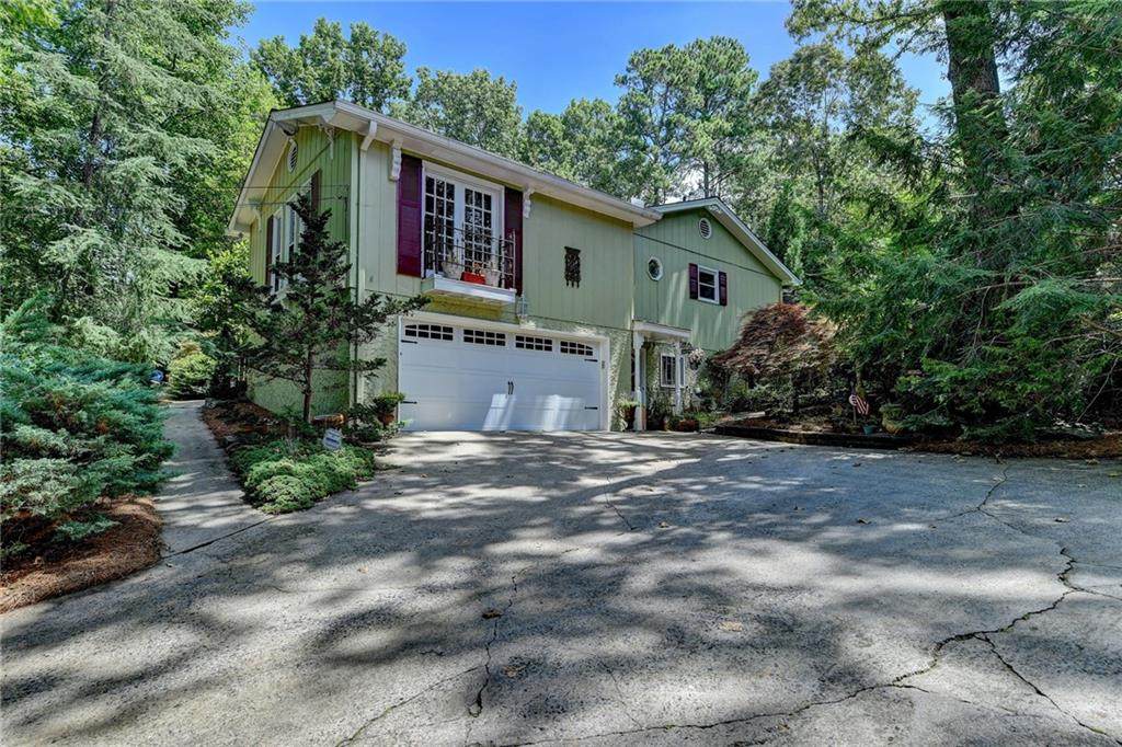 519 Lakeshore Drive - Photo 1
