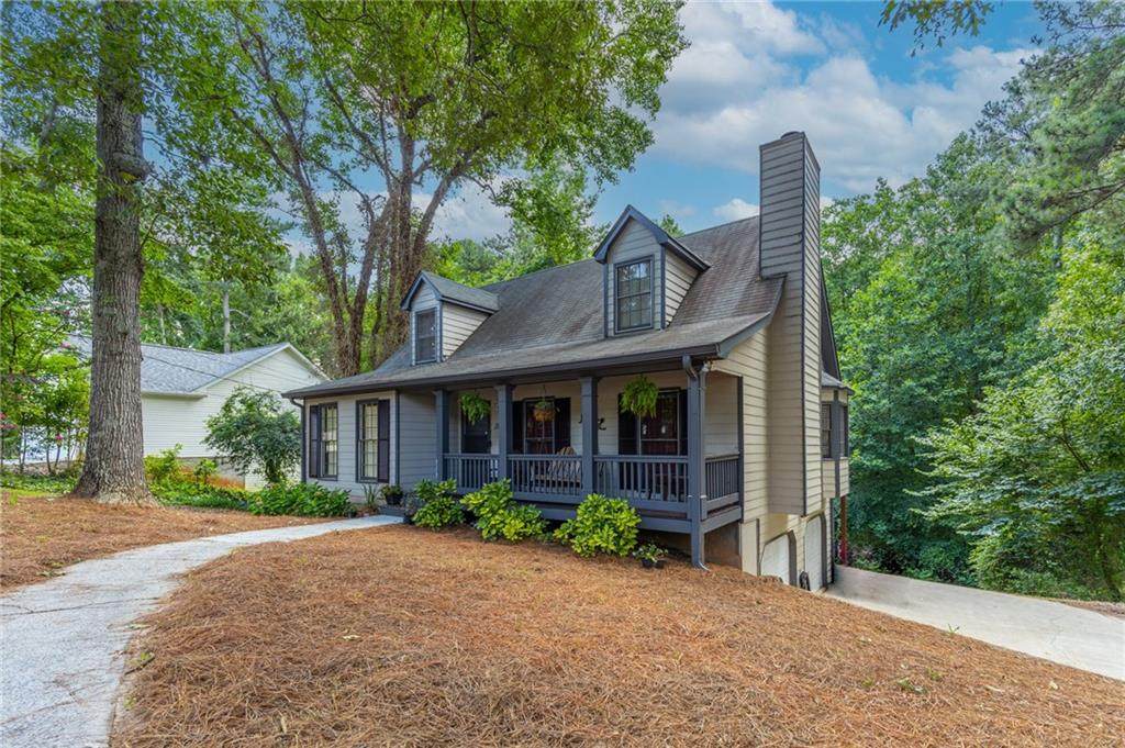 1561 Plunketts Road - Photo 1