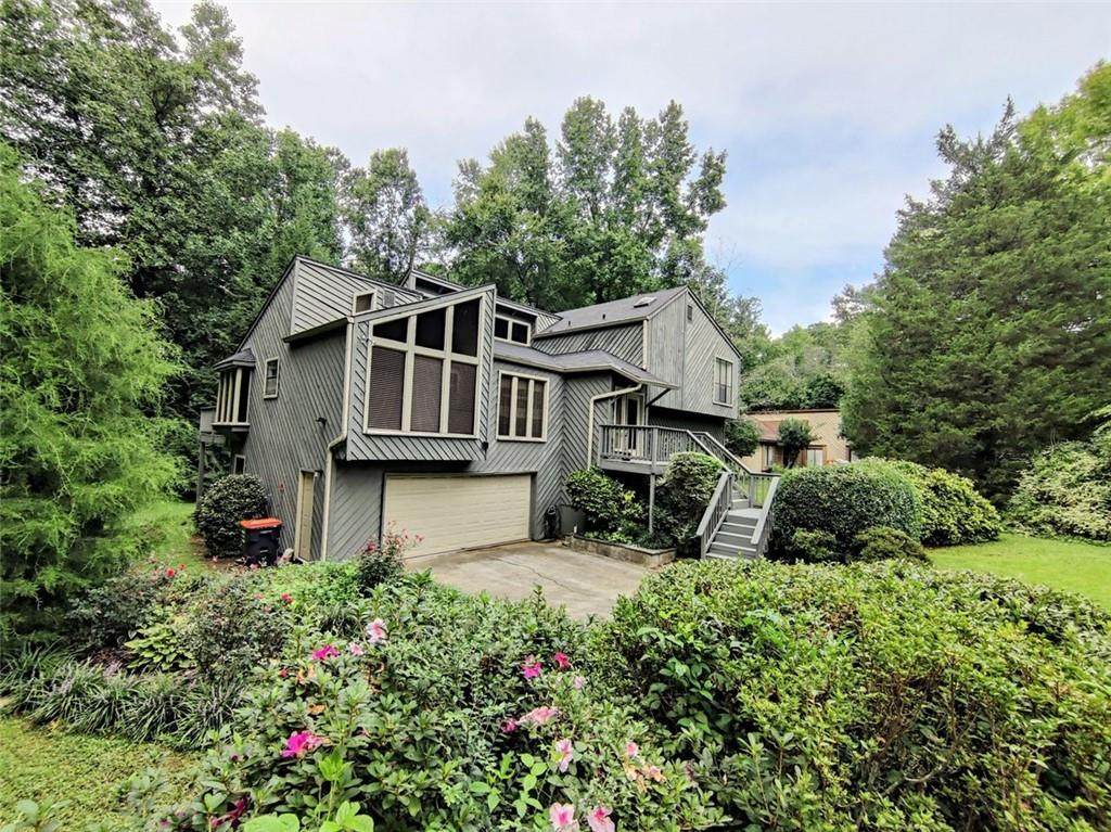 2960 Manitoba Lane - Photo 1