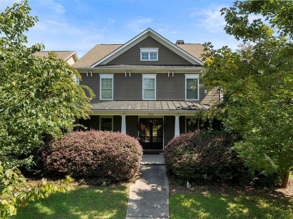 1642 Vesta Avenue - Photo 1
