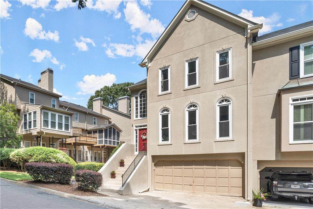 2540 Oakwood Way - Photo 1