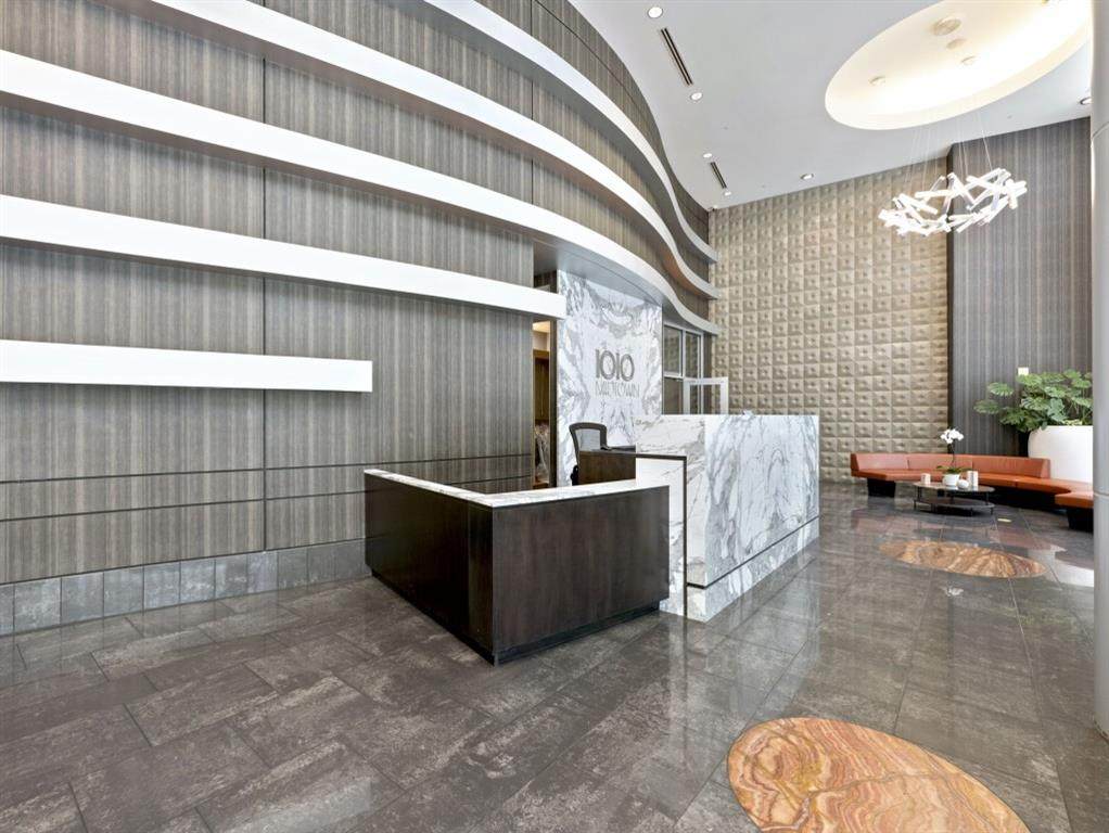 1080 Peachtree Street - Photo 1
