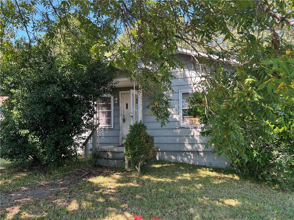 710 Excelsior Street - Photo 1