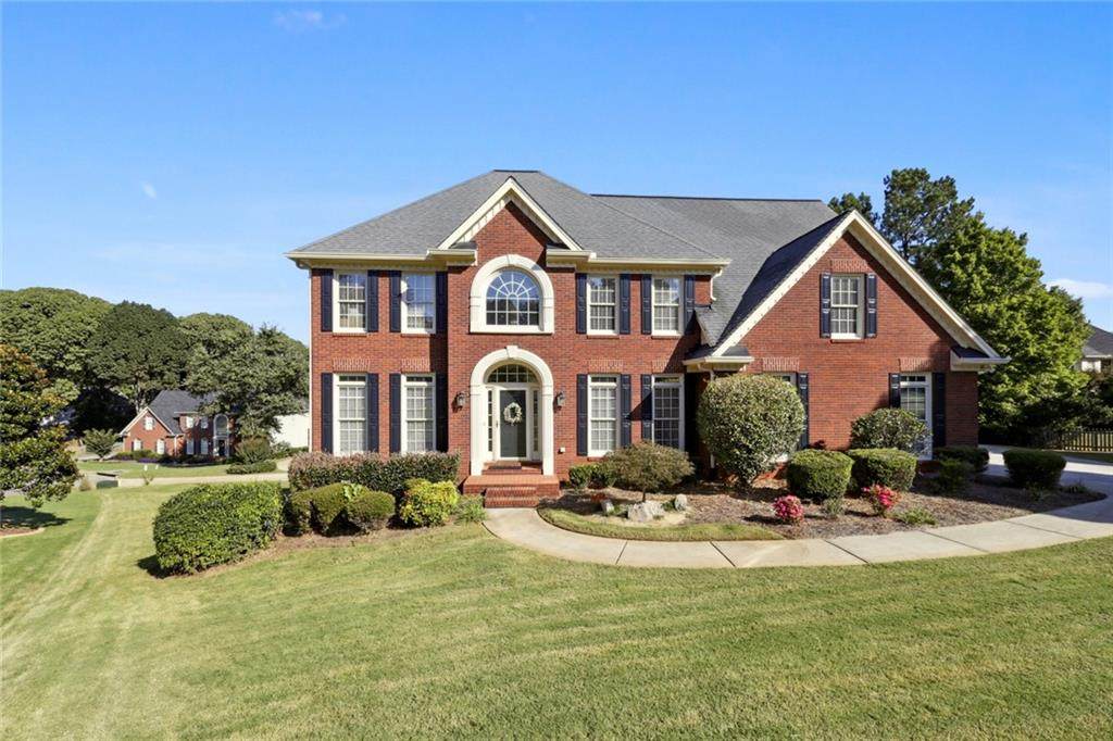 621 Larchmont Circle - Photo 1