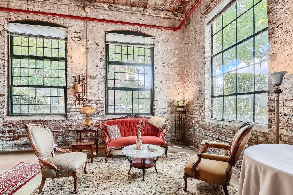 170 Boulevard - Photo 1