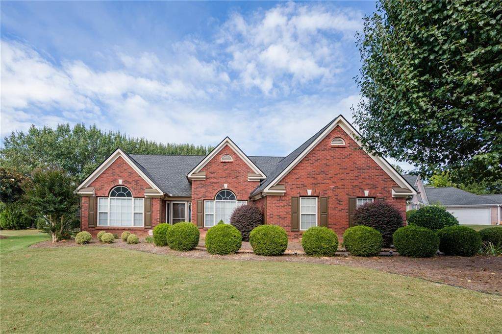 211 Sandhurst Court - Photo 1