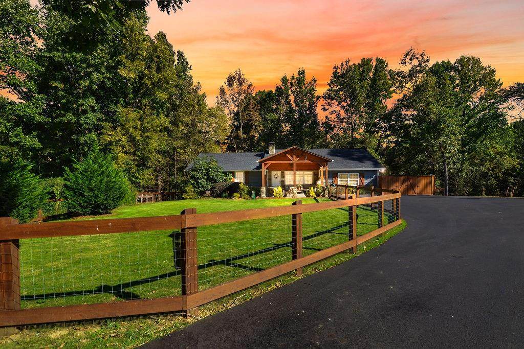 420 Skyline Drive - Photo 1