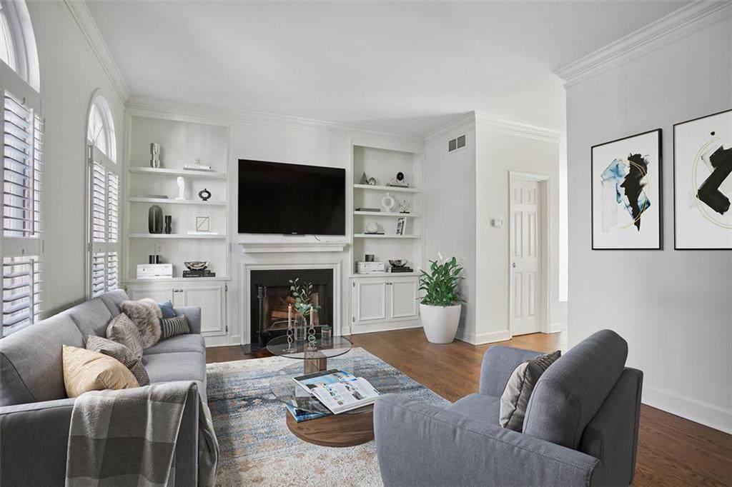 12 Honour Avenue - Photo 1