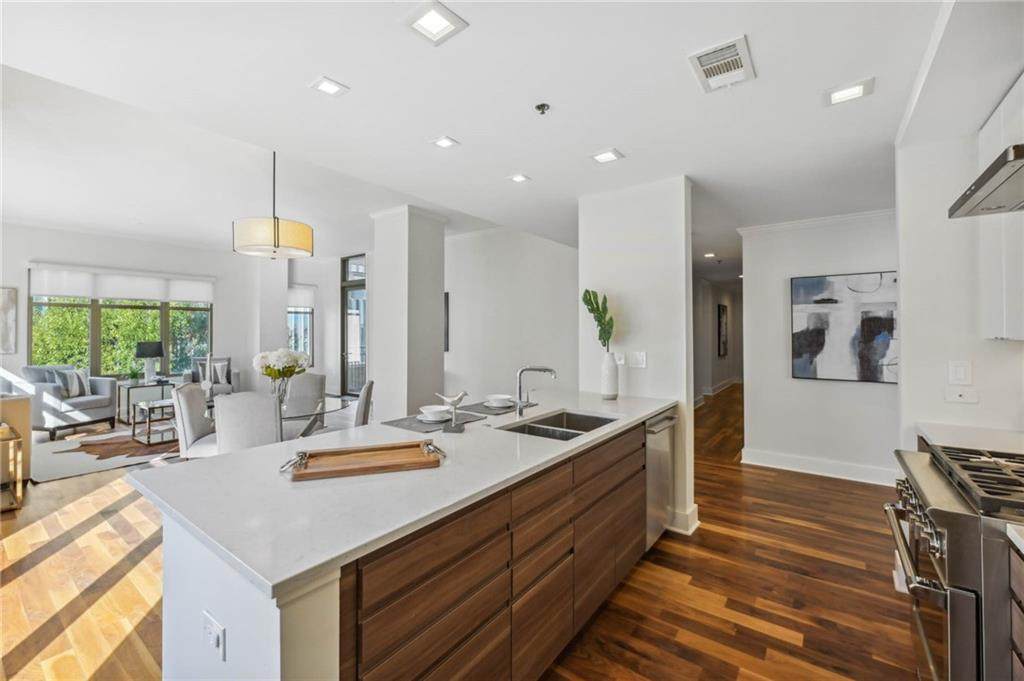 565 Peachtree Street - Photo 1
