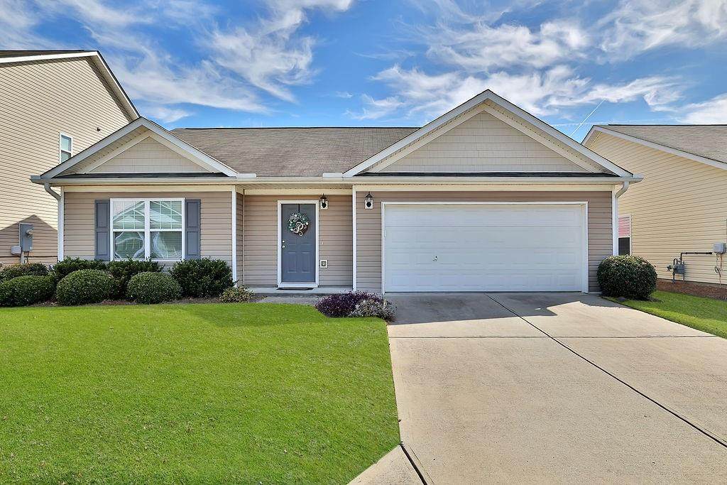 227 Hill Crest Circle - Photo 1