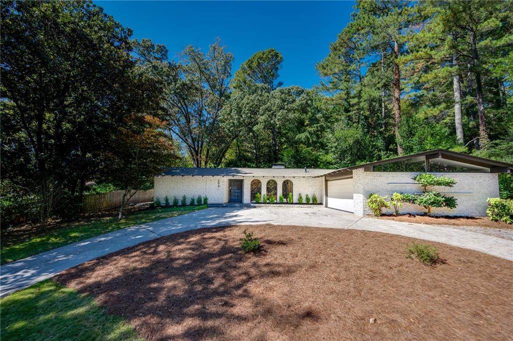 2042 Amberwood Way - Photo 1