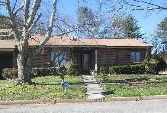 1471 Stoneleigh Way - Photo 1