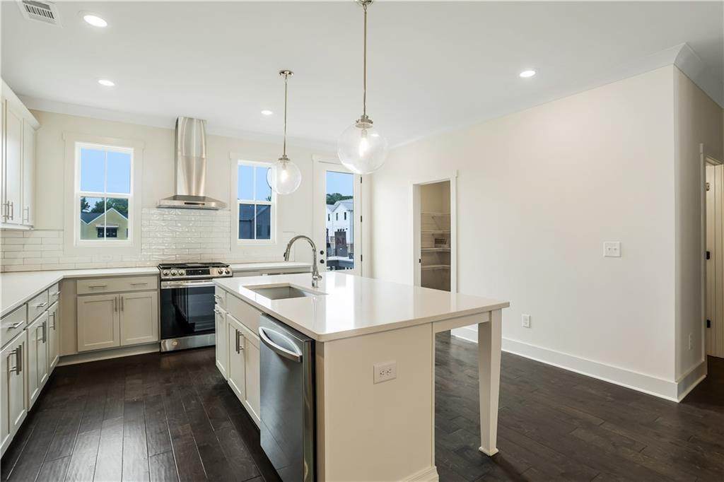 116 Railroad Avenue - Photo 1