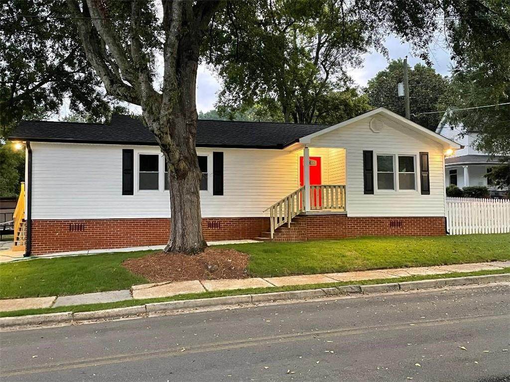 512 Woodlawn Avenue - Photo 1