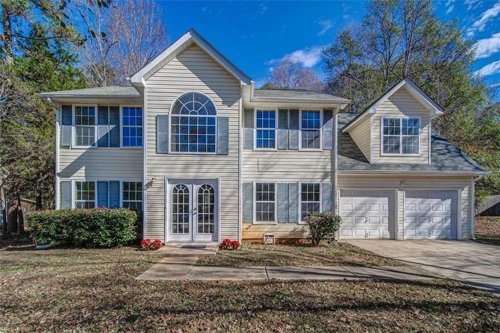 369 Hamilton Drive - Photo 1