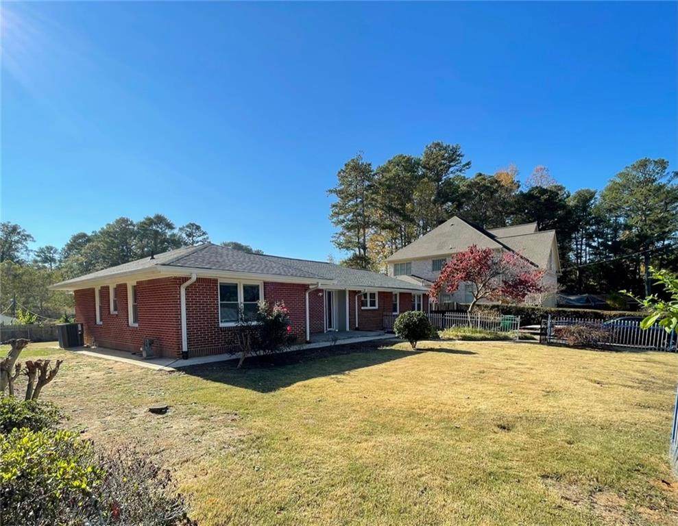 1802 Briarlake Circle - Photo 1