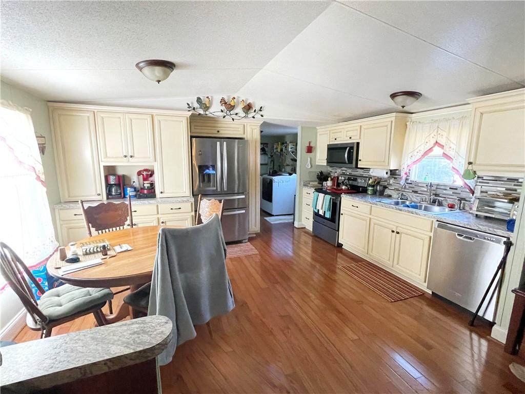 4905 Bryant Quarter Road - Photo 1