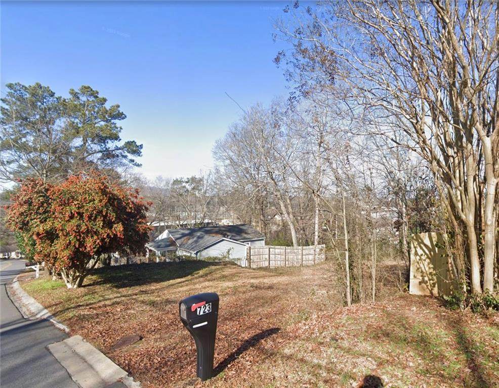 723 Skyview Drive - Photo 1