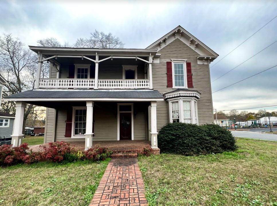 204 College Street - Photo 1