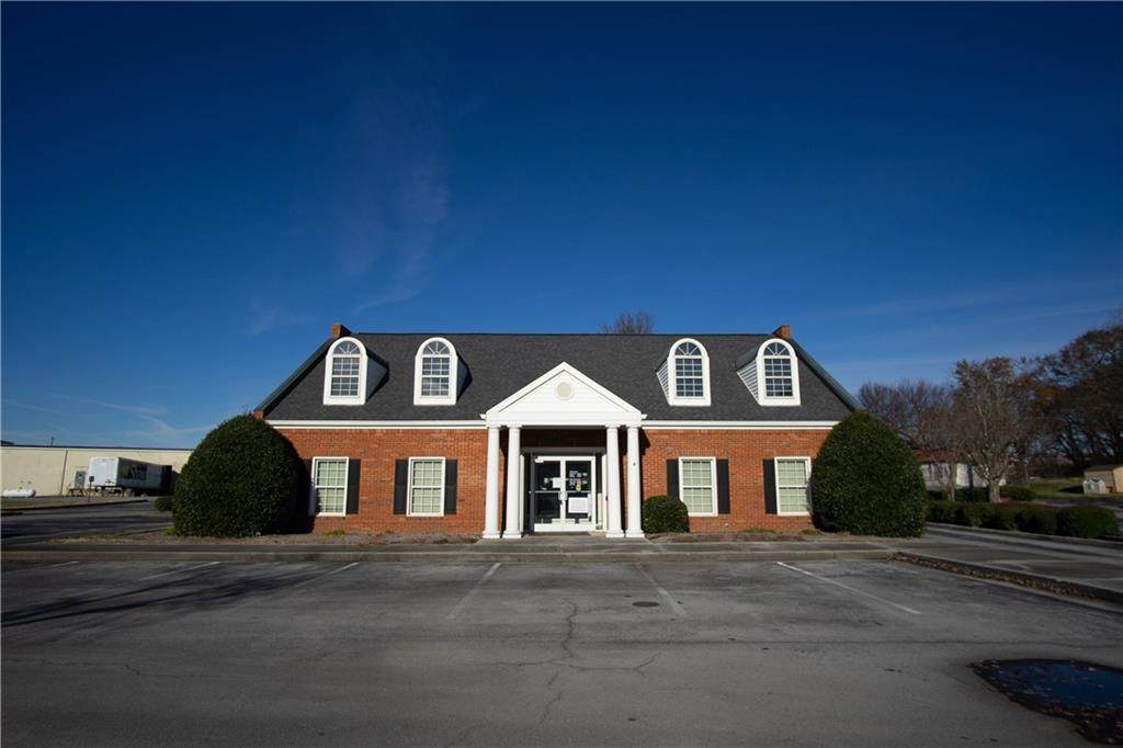 940 Wall Street - Photo 1