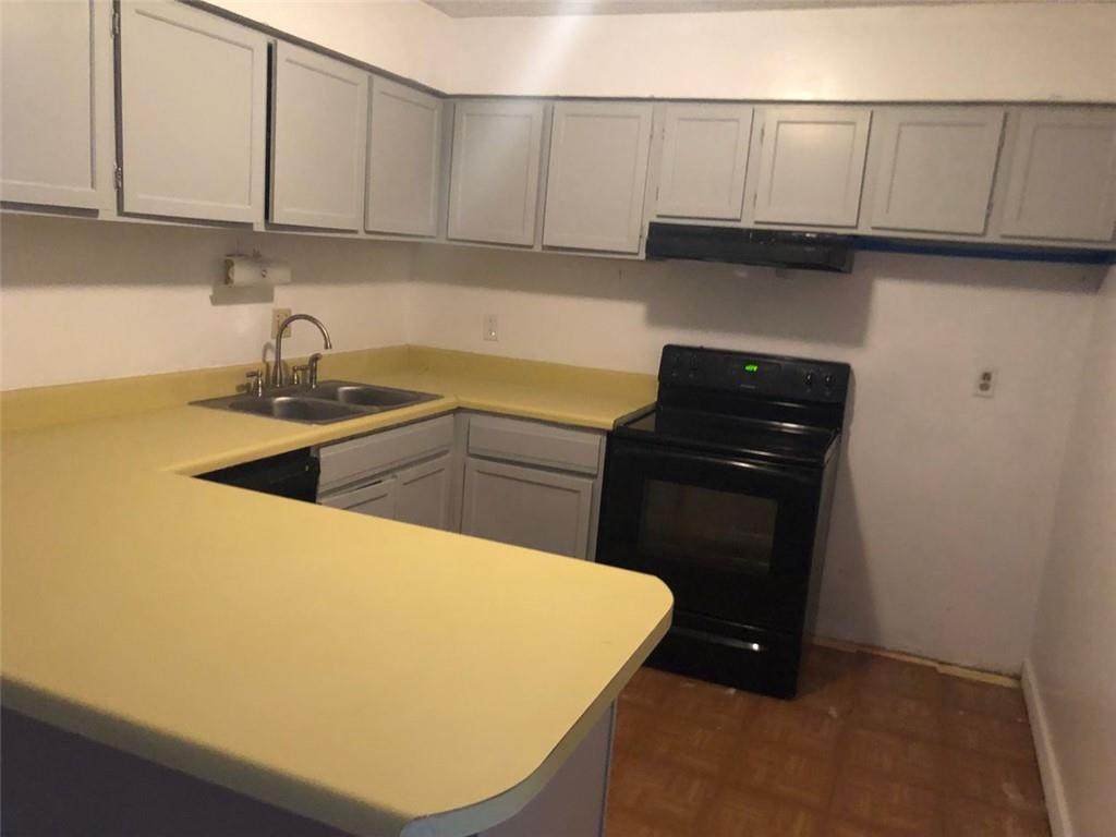 508 Camelot Drive - Photo 1