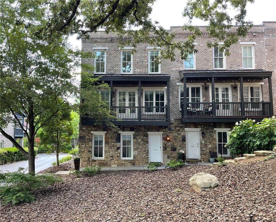 370 Green Oak Drive - Photo 1