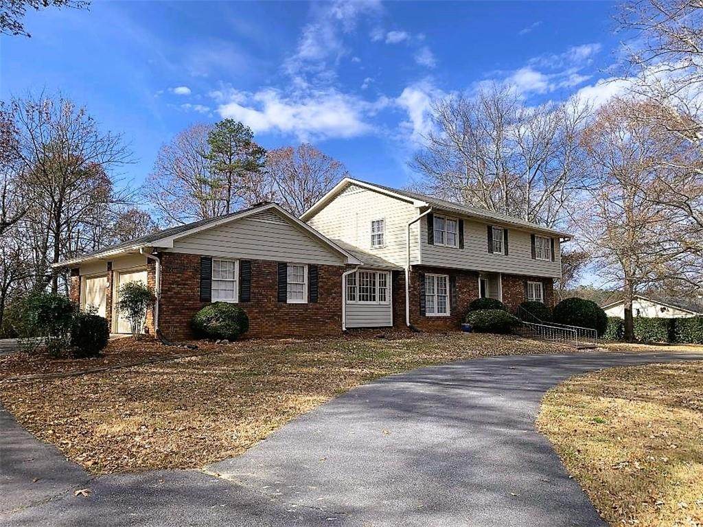 110 Devonwood Drive - Photo 1
