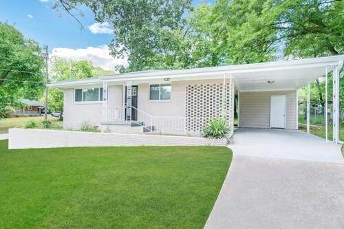 1982 Yucca Drive - Photo 1