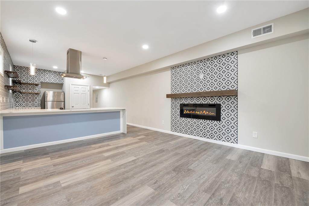 1000 Hill Street - Photo 1