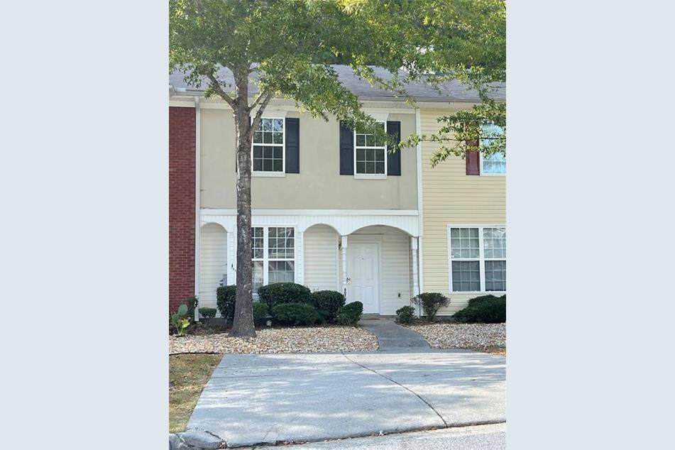 6079 Camden Forrest Drive - Photo 1