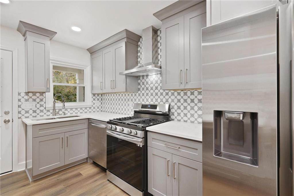 1913 Selwyn Drive - Photo 1