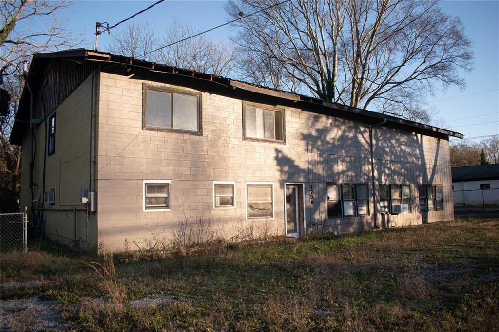 1709 Maple Avenue - Photo 1