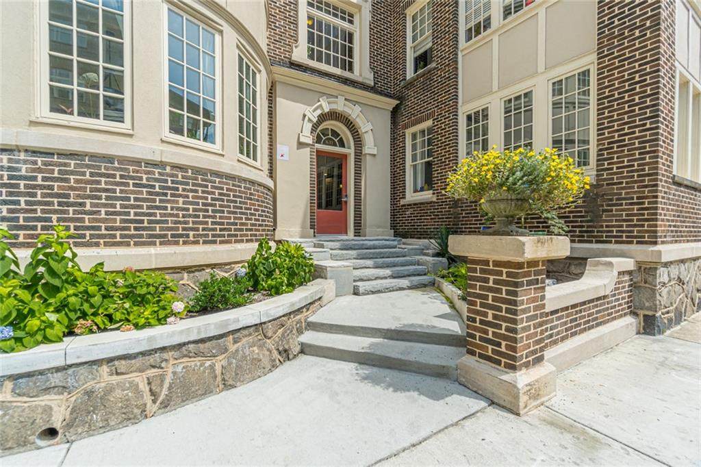635 Myrtle Street - Photo 1
