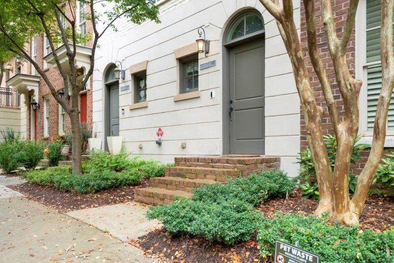 465 Bartram Street - Photo 1