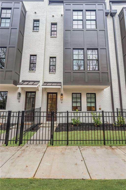 1261 Virginia Ave - Photo 1