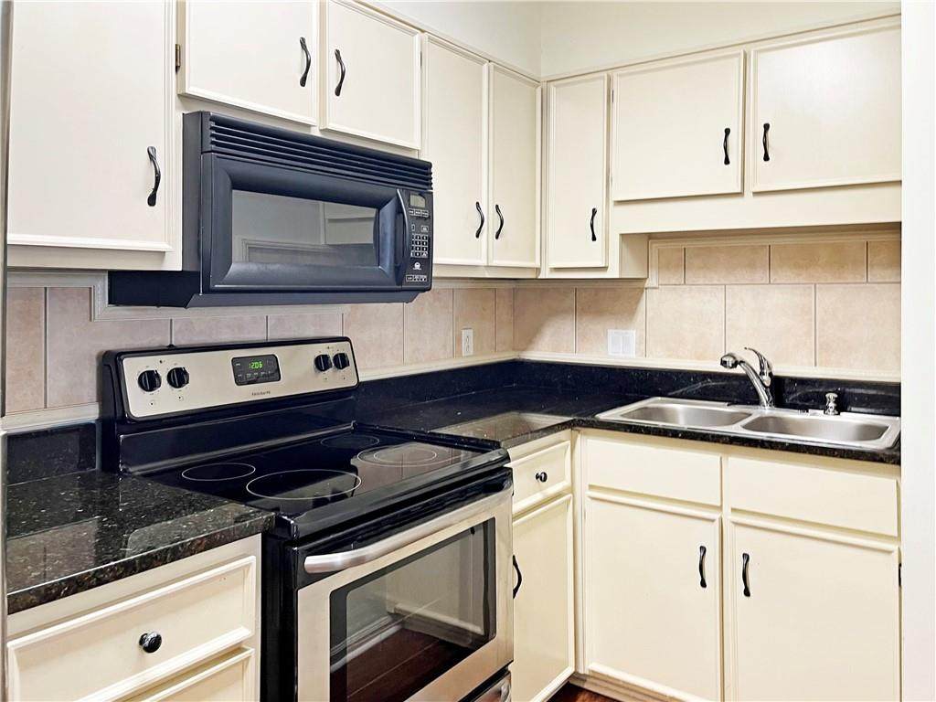 475 Mount Vernon Highway - Photo 1