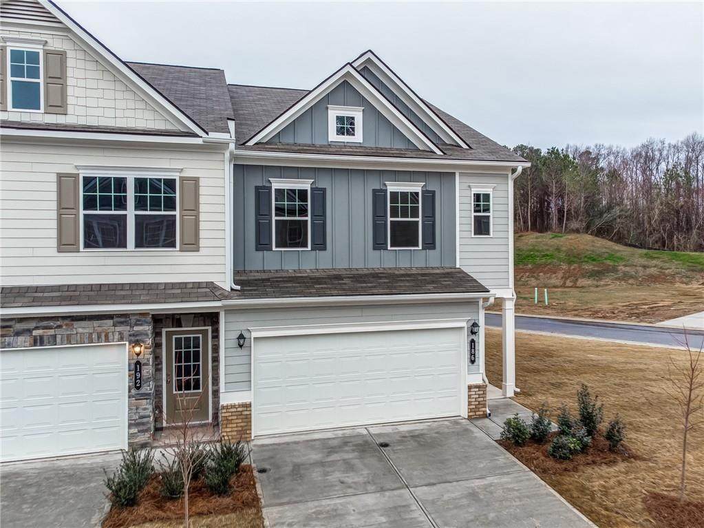 186 Pinnacle Way - Photo 1